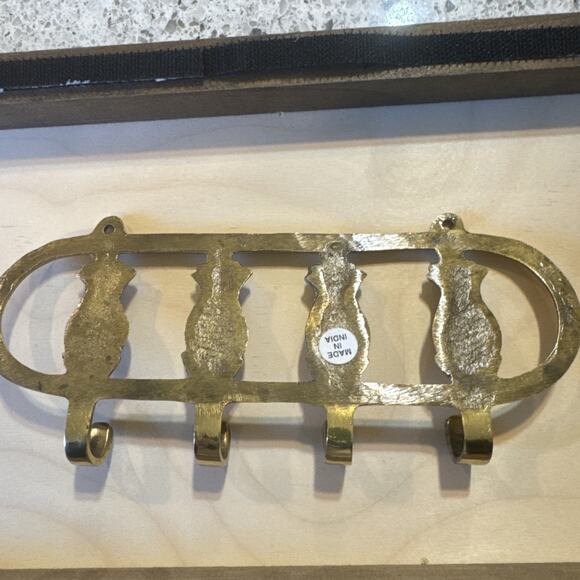 Vintage Brass Pineapple Hat/Key Holder 4 Hooks Wall Mount 8.5" Long - Picture 2 of 9